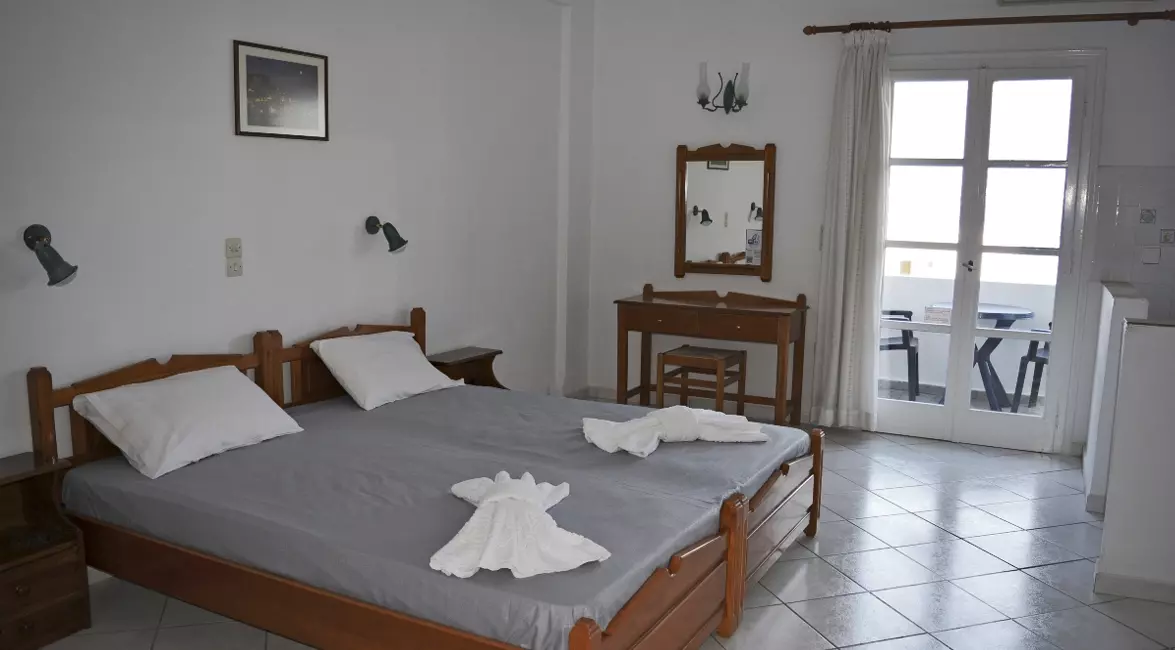 3-bed room with a view to the sea - Sunrise Studios, Agistri